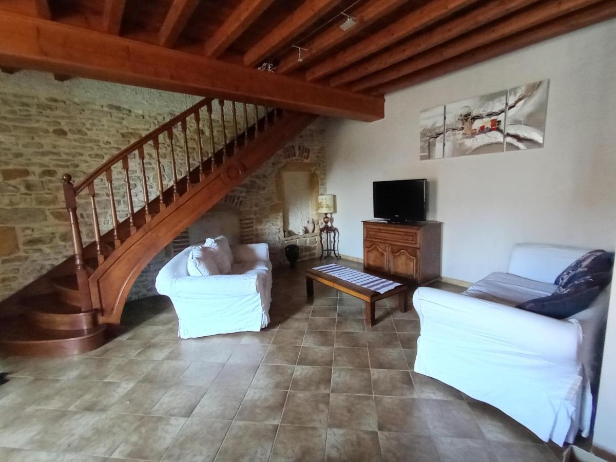 Des Pierres Dorees Holiday home